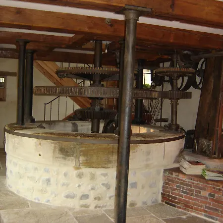 Chambres D'hotes Le Moulin Du Hard فندق مبيت وإفطار *
